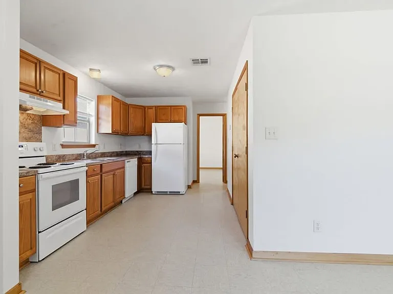 2208 N Malcolm St — Photo 5