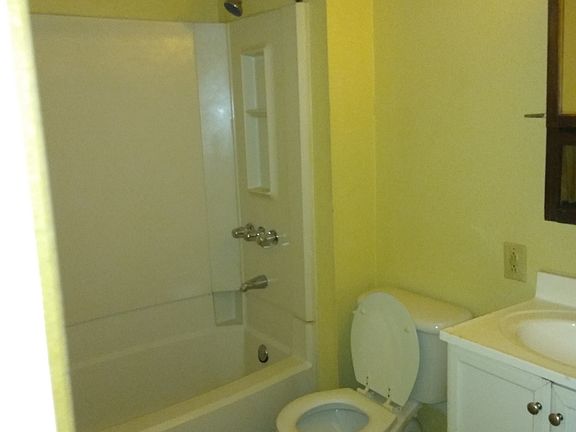 3rd image of 2930 E Magnolia Ave APT 4