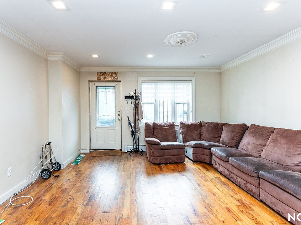 1st image of 475 Lafayette Ave APT 1