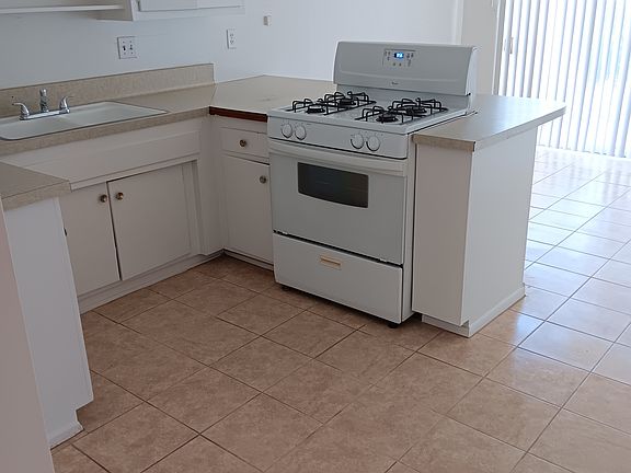 5th image of 217 Craig Ct #B