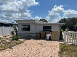 12635 Milwaukee Ave, Tavares, FL 32778