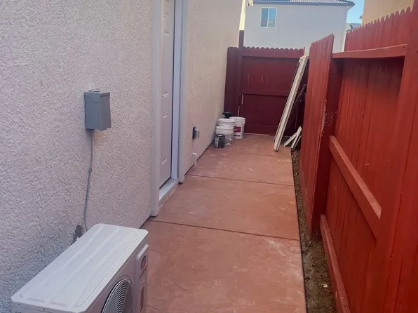 1750 Yukon Territory Ave #2, Manteca, CA 95337