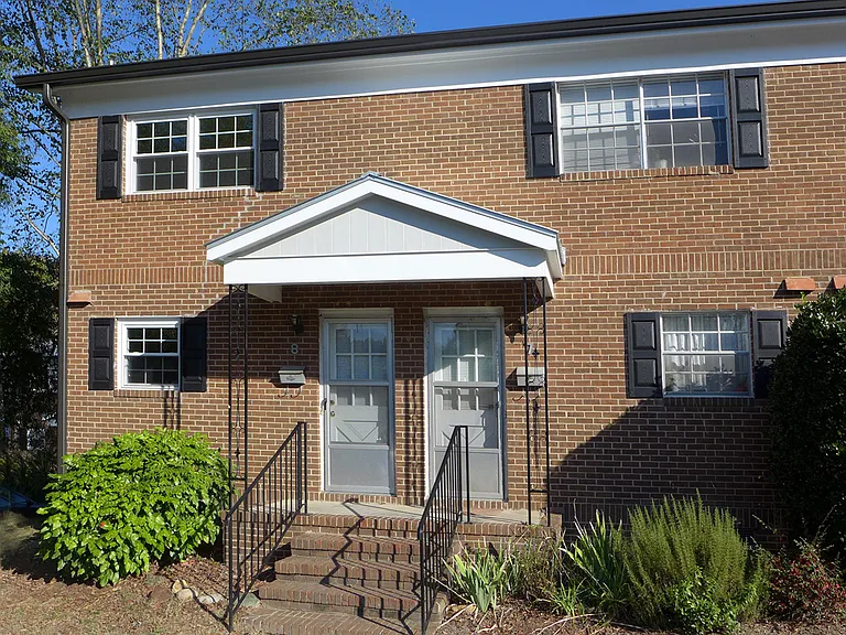 400 Davie Rd #8 — Photo 16