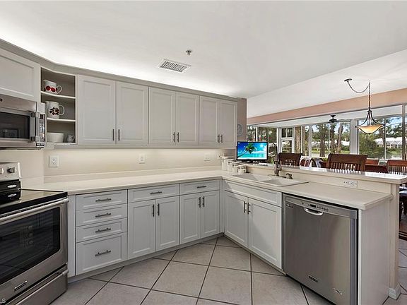 5th image of 750 Waterford Dr Unit 101