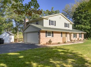 S95W23000 River Oaks Dr, Big Bend, WI 53103