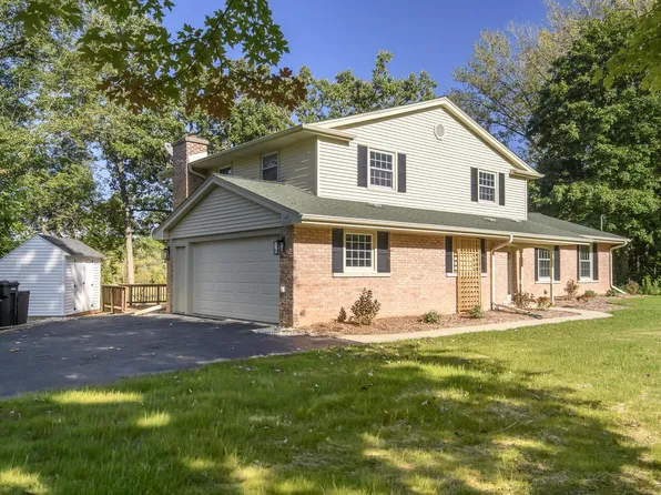 S95W23000 River Oaks DRIVE, Big Bend, WI 53103