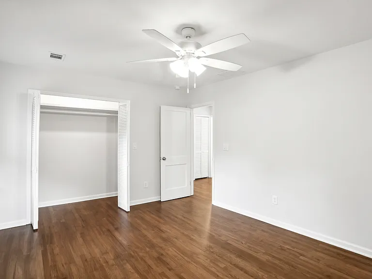 627 Scott Cir — Photo 16