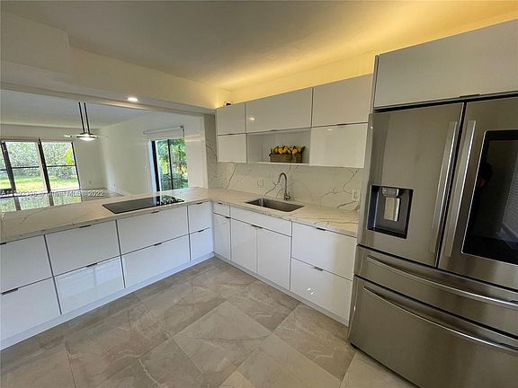 4th image of 409 Lakeview Dr APT 104