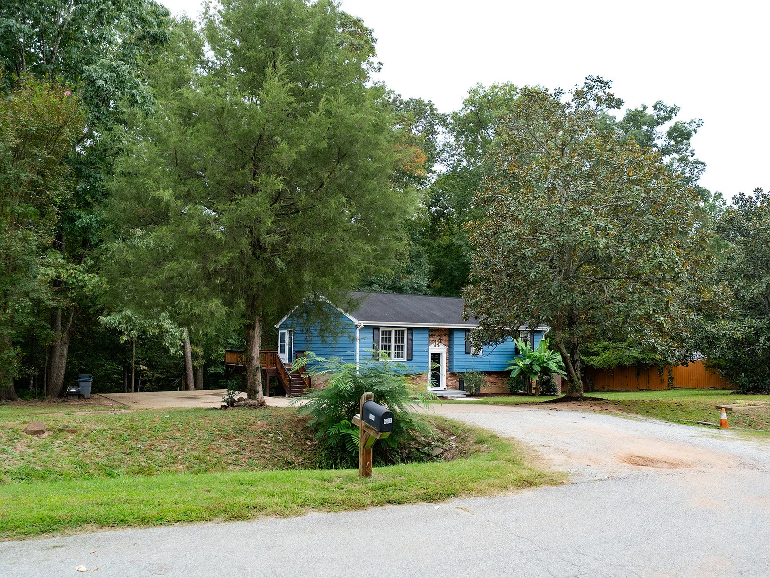 5 bed, 2784 sqft, $2,500 — Photo 4