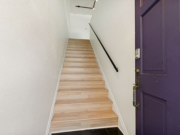 3rd image of 102 Vassar Ln APT 17