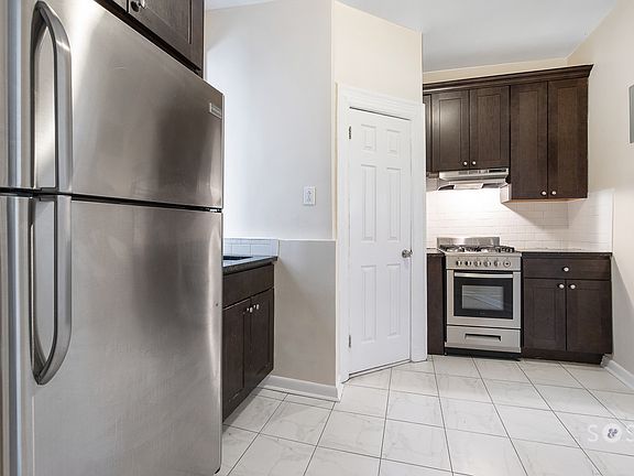 3rd image of 185 Bleecker St APT 1