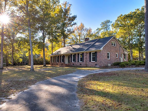 4th image of 623 Pickwood Dr
