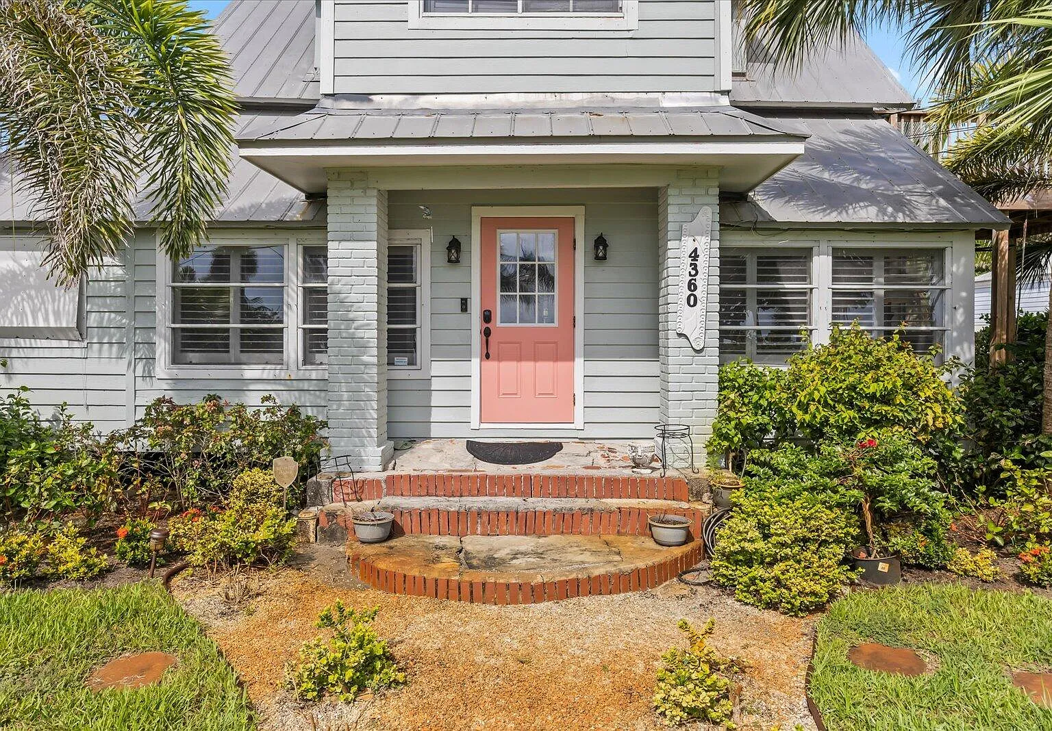 2 bed, 2.0 bath, 1364 sqft, $6,500 — Photo 4