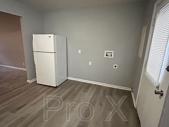 5th image of 1301 E 9th St APT B