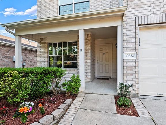 3rd image of 19823 Cypresswood Dale
