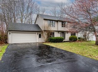 608 Hills Pond Rd, Webster, NY 14580