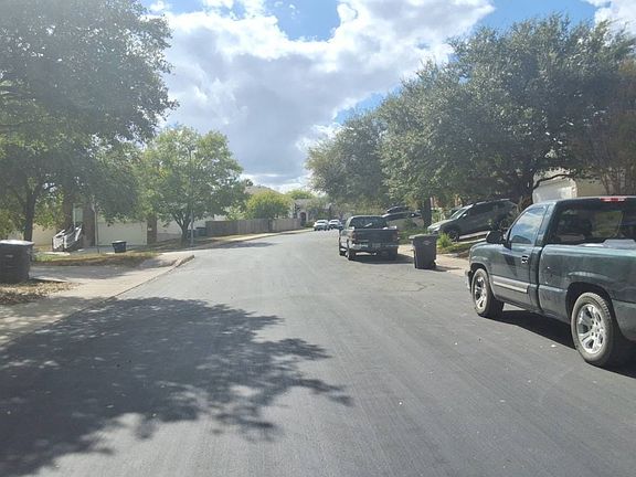 4th image of 9922 Moffitt Dr