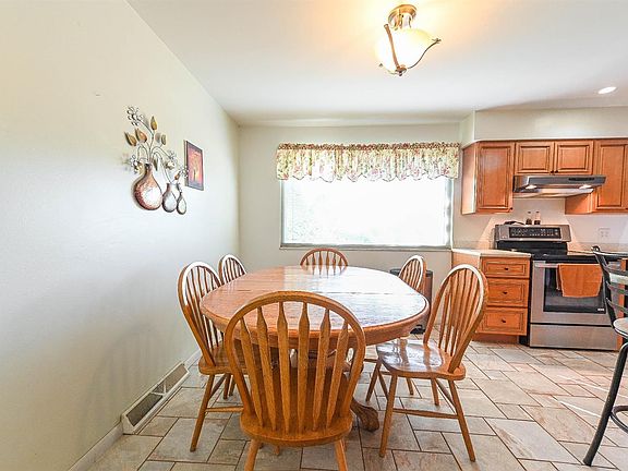 5th image of 306 Hillview Dr