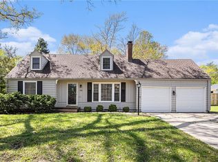 7748 Roe Ave, Prairie Village, KS 66208