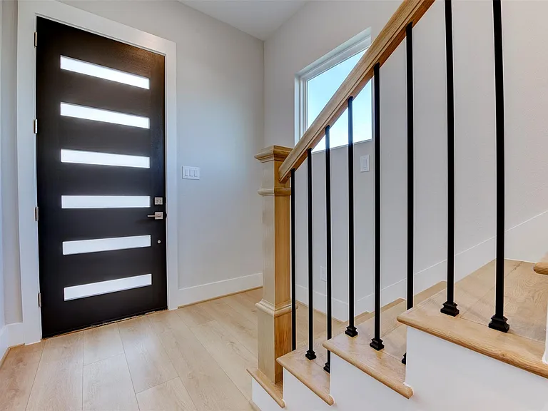 5138 Rosslyn Rd — Photo 3