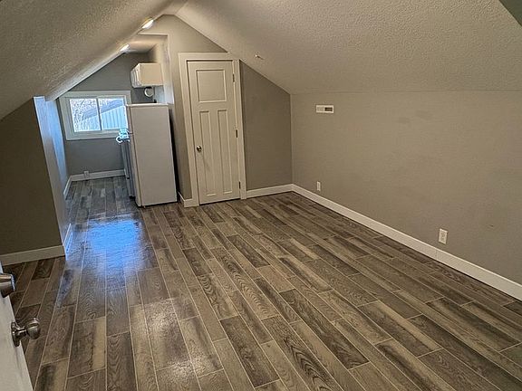 2nd image of 816 Congress St APT 6
