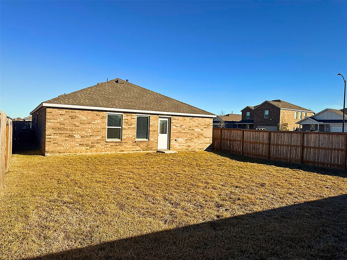 Building Photo - 16803 Great Stable Way