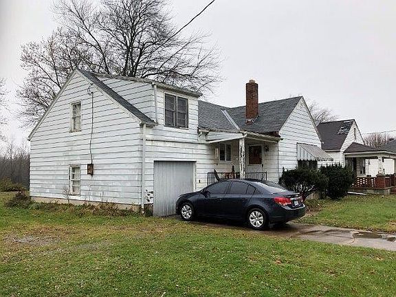 3rd image of 941 N High St