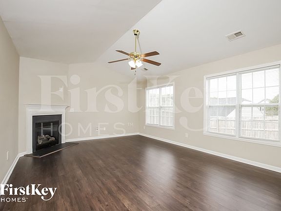 2nd image of 4004 Village Park Ct
