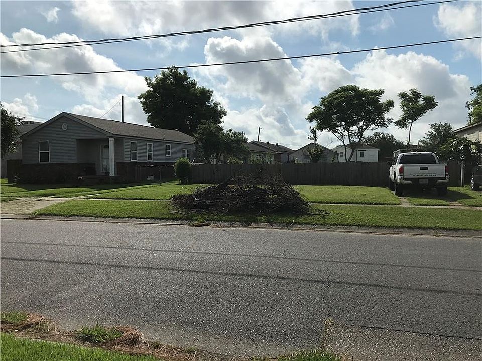 2514 Laplace St, Chalmette, LA 70043 Zillow