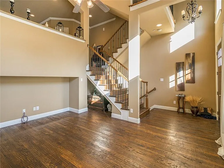 5733 Lois Ln — Photo 19
