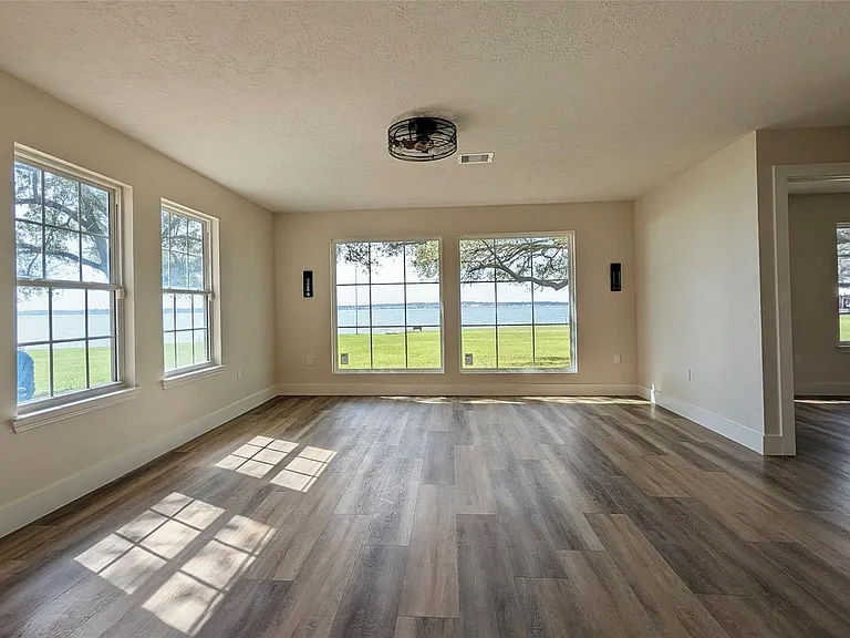 12915 Blueberry Hl — Photo 14