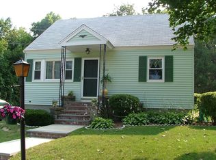 16 Woodbury Rd, Billerica, MA 01821