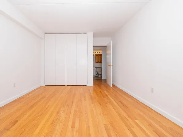 300 Cathedral Parkway image 5 of 18