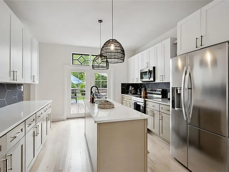 1720 Flagler Ave NE — Photo 11