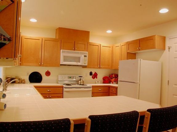 Maple and tile kitchen