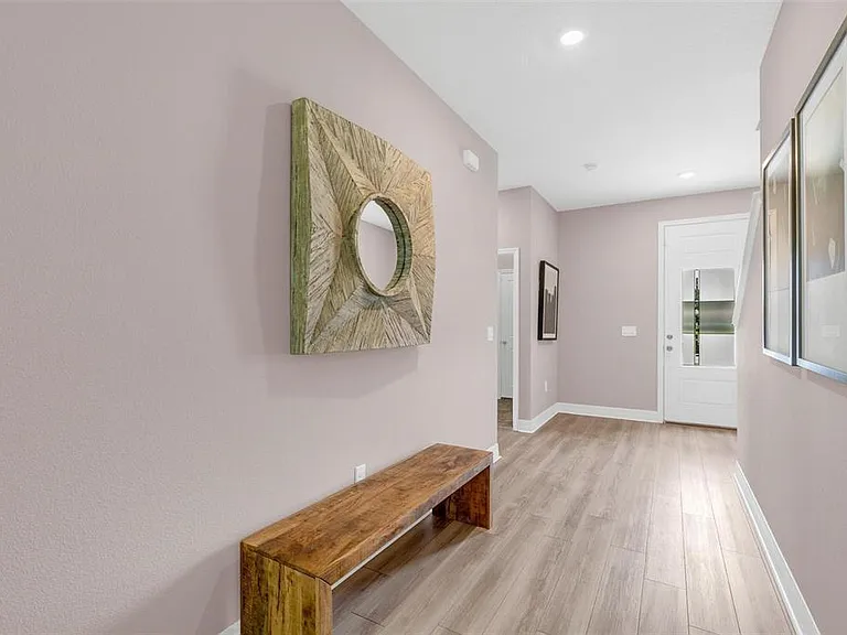 2729 Sanctuary Dr — Photo 3