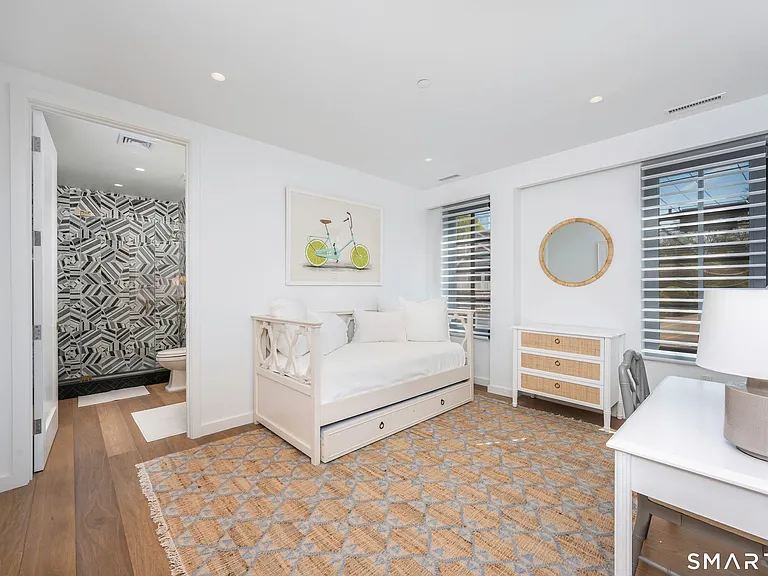 111 Rowayton Ave #201 — Photo 24