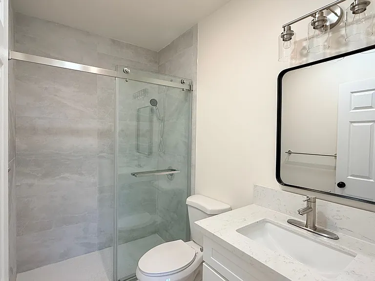 640 W Invergarry St — Photo 5