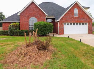 211 Autumn Woods Dr, Warner Robins, GA 31088