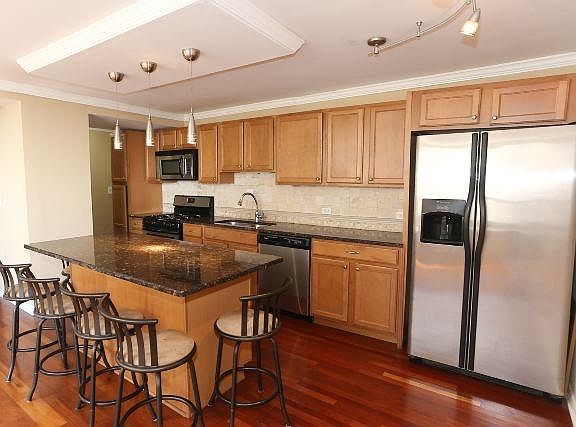 3rd image of 3950 N Lake Shore Dr #A_1601