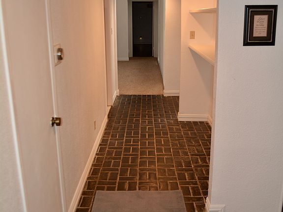3rd image of 3140 Pin Oak Ct
