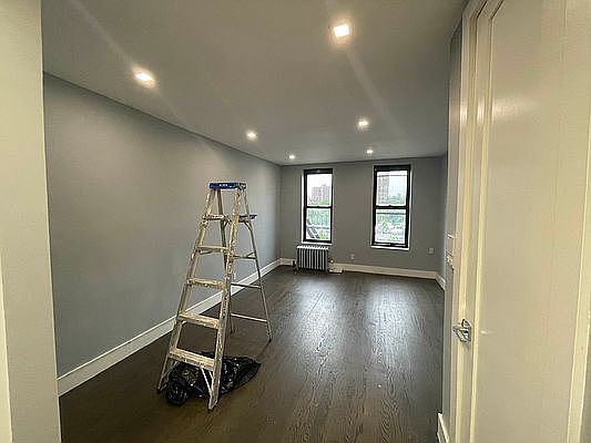 3rd image of 318 E 126th St APT 5H