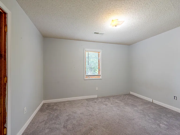 2301 Winchester Dr — Photo 20