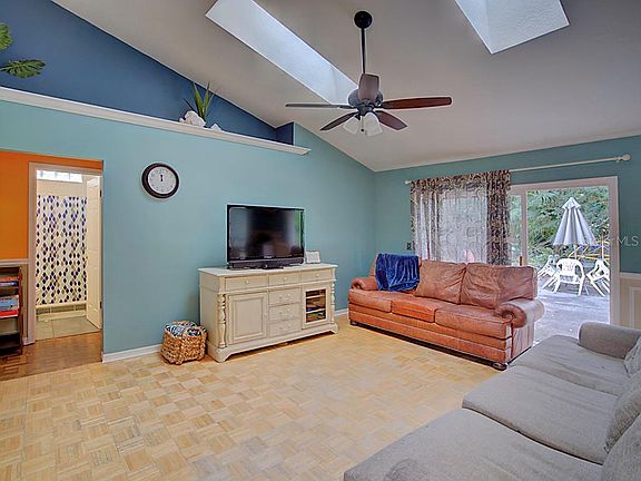 3rd image of 1013 Corbin Ct
