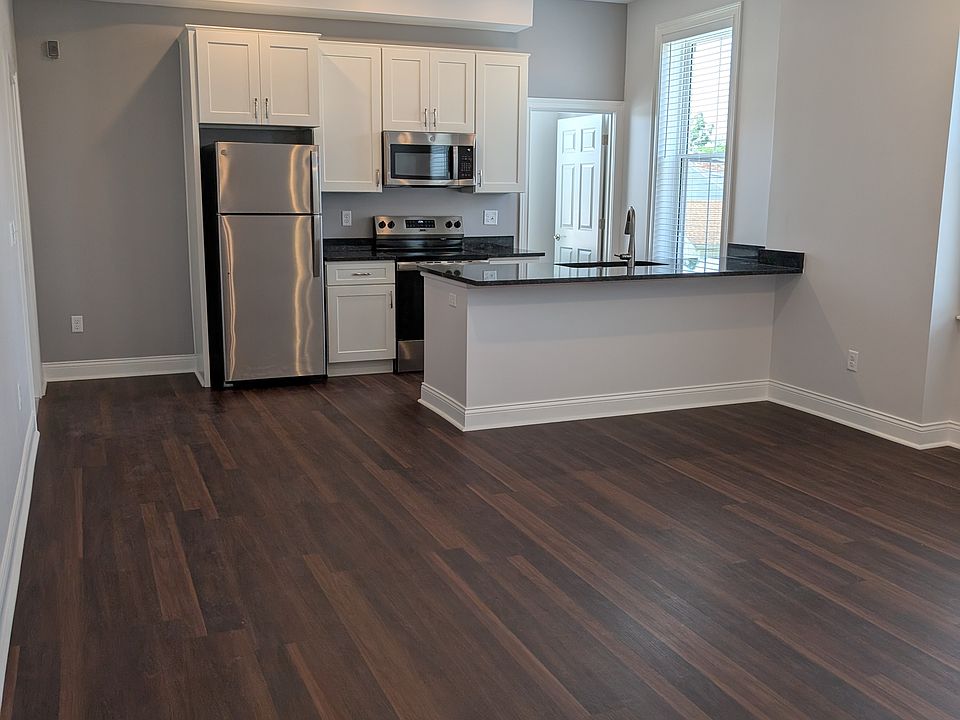 1st image of 828 Isabella St #2