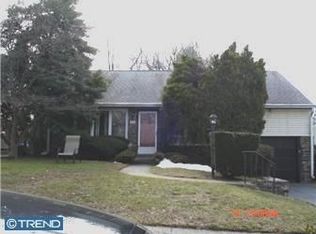 353 Glen Gary Dr, Havertown, PA 19083