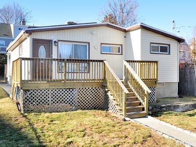 207 Hillcrest Road, Bridgeport, CT, 06606