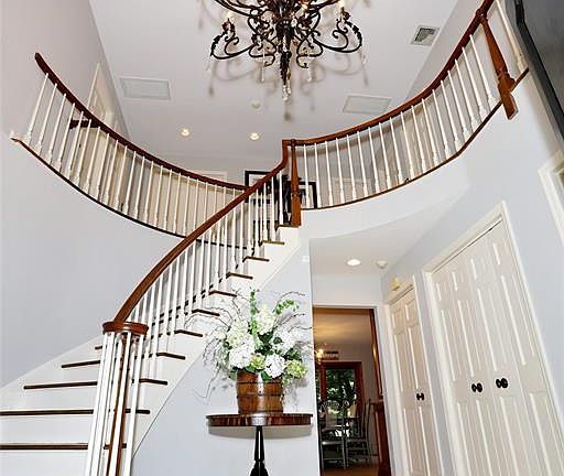 4th image of 252 Bayberry Ln
