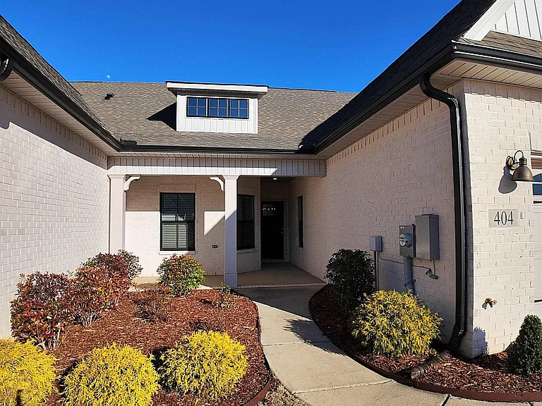 404 Tillane Park Cir SW — Photo 2