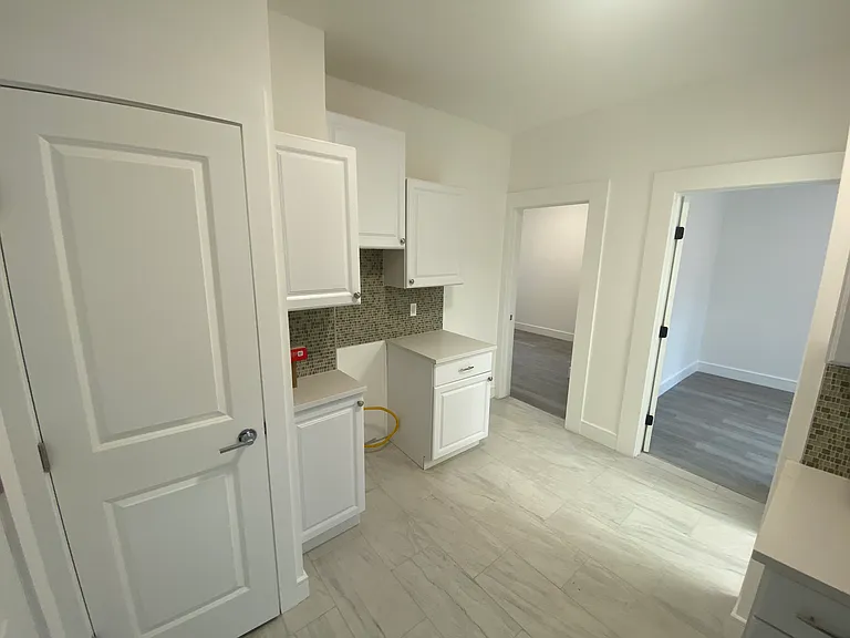 12-14 Jackson St #4 — Photo 2